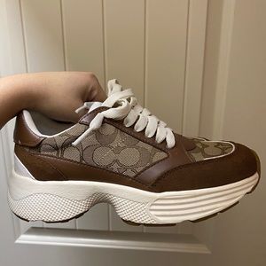 C152 Tech Runner Coach Sneakers/Trainers